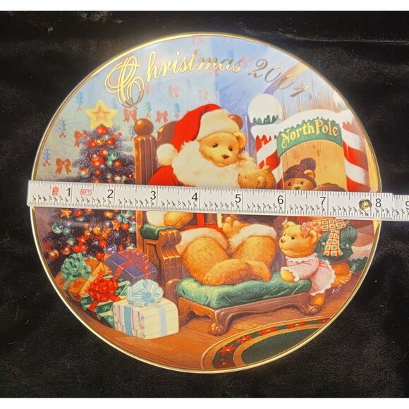 Vintage Avon Porcelain Collector's Plate "A Visit From Santa" - Picture 9 of 10